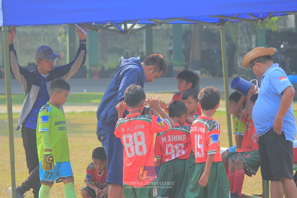 ijlu9 plate 050726 wiradhika soccer vs brazillian ss senayan
