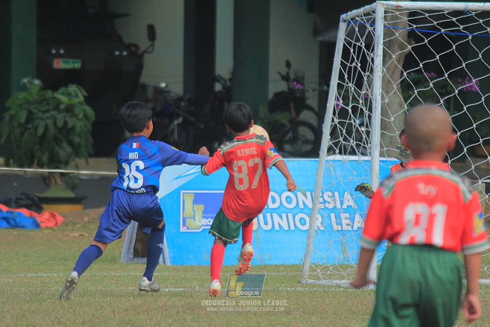 ijlu9 plate 050726 wiradhika soccer vs brazillian ss senayan