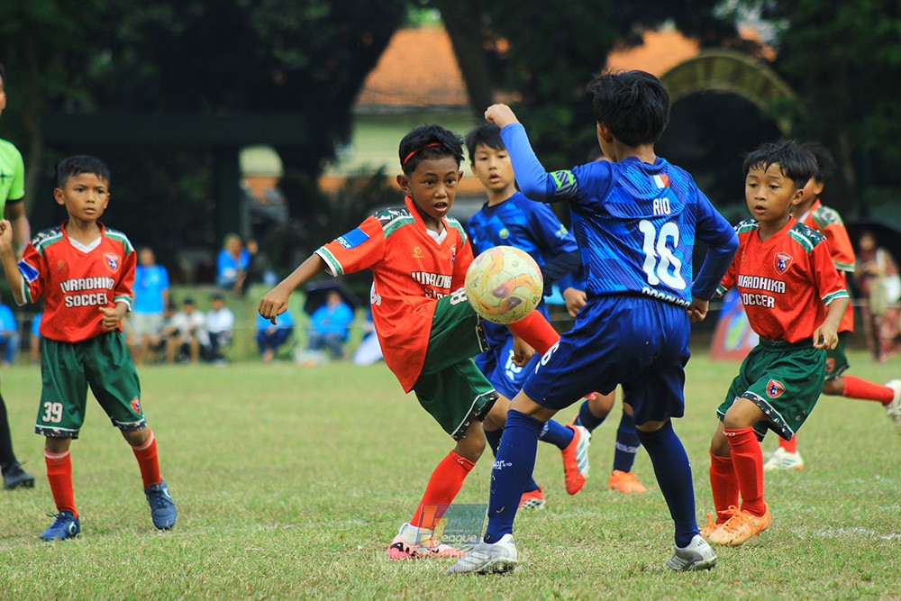 ijlu9 plate 050726 wiradhika soccer vs brazillian ss senayan