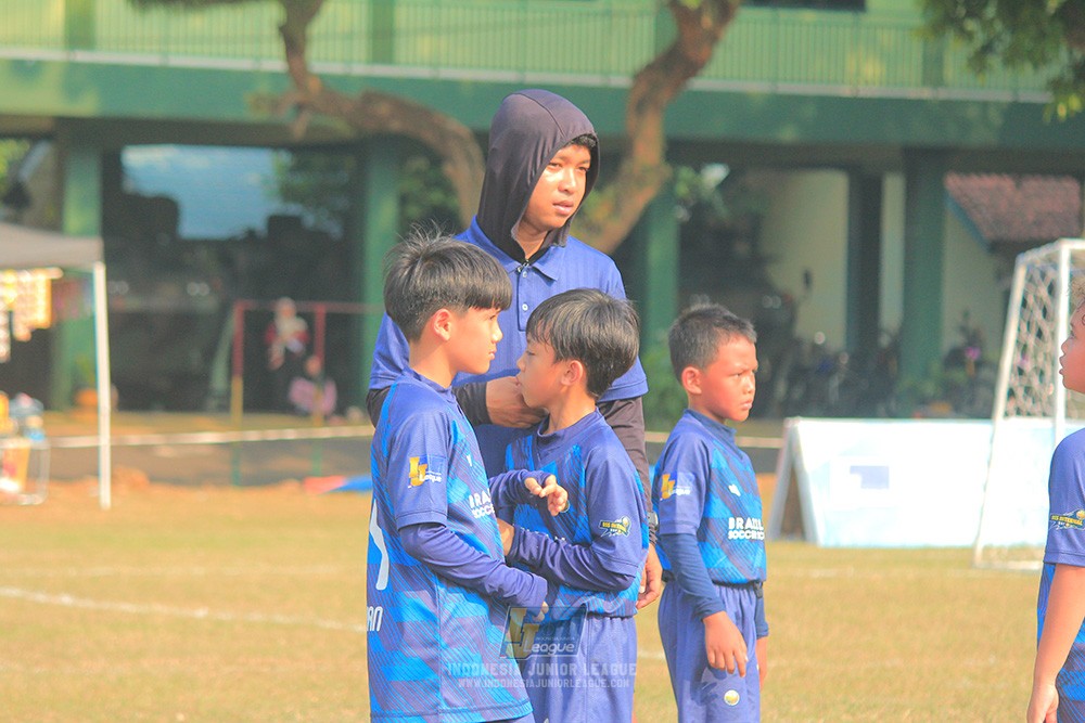 ijlu9 plate 050726 wiradhika soccer vs brazillian ss senayan