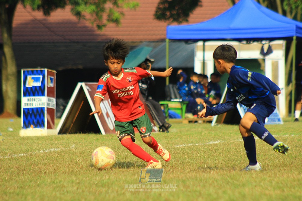 ijlu9 plate 050726 wiradhika soccer vs brazillian ss senayan