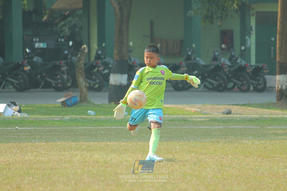 ijlu9 plate 050726 wiradhika soccer vs brazillian ss senayan