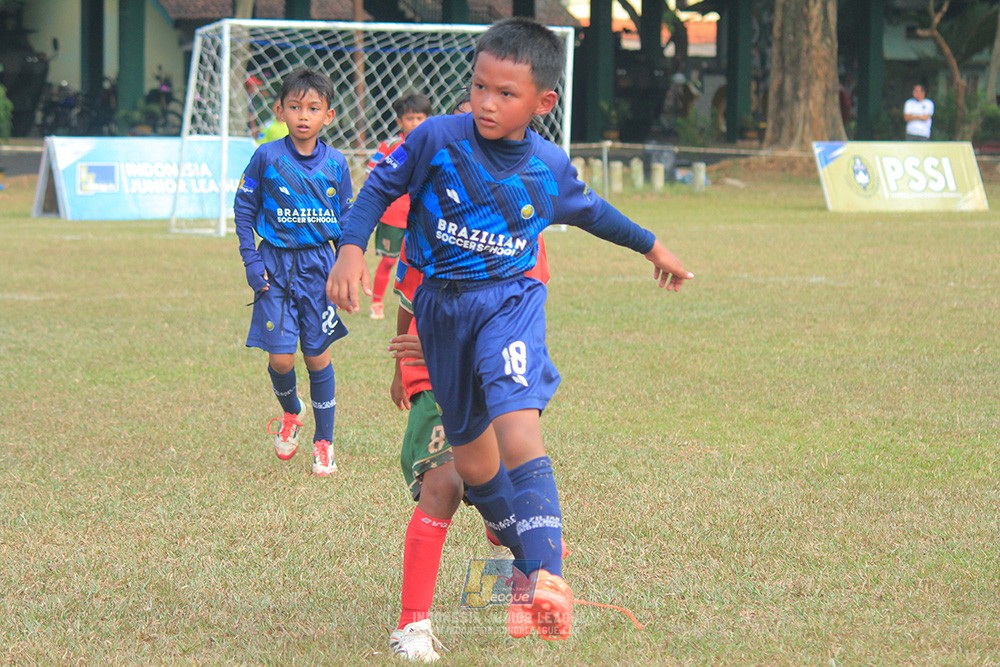 ijlu9 plate 050726 wiradhika soccer vs brazillian ss senayan