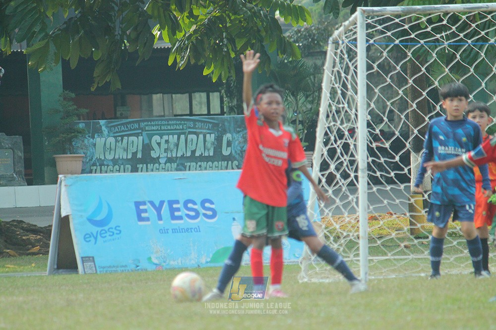 ijlu9 plate 050726 wiradhika soccer vs brazillian ss senayan