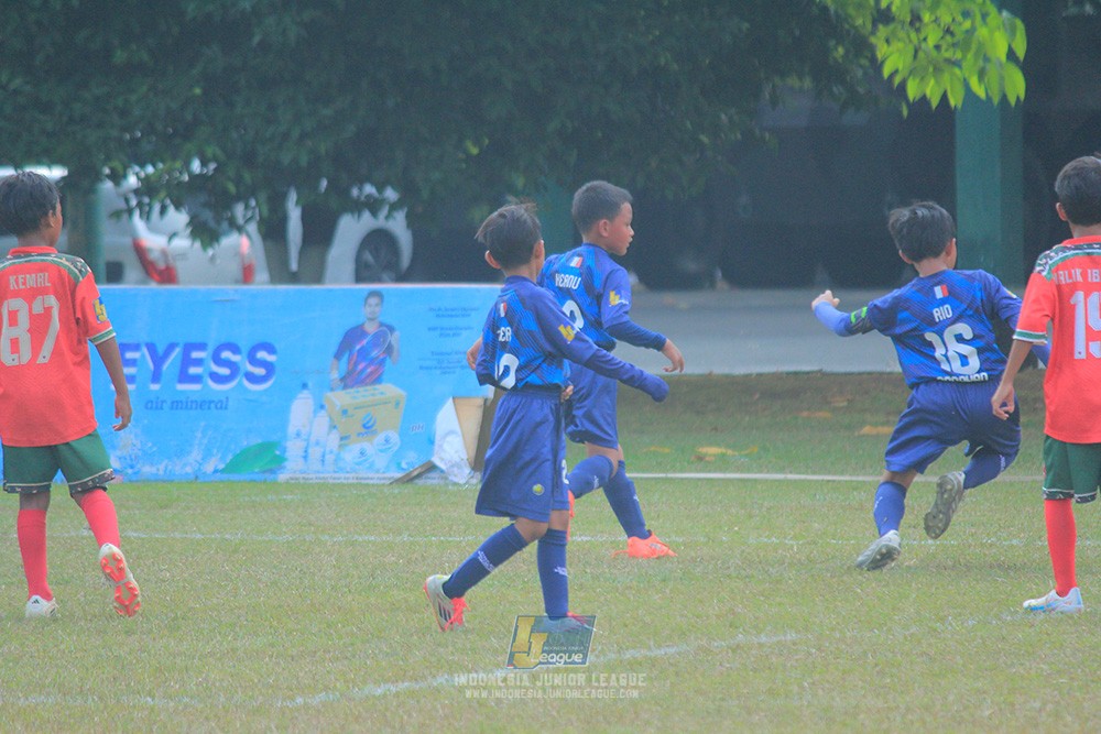 ijlu9 plate 050726 wiradhika soccer vs brazillian ss senayan