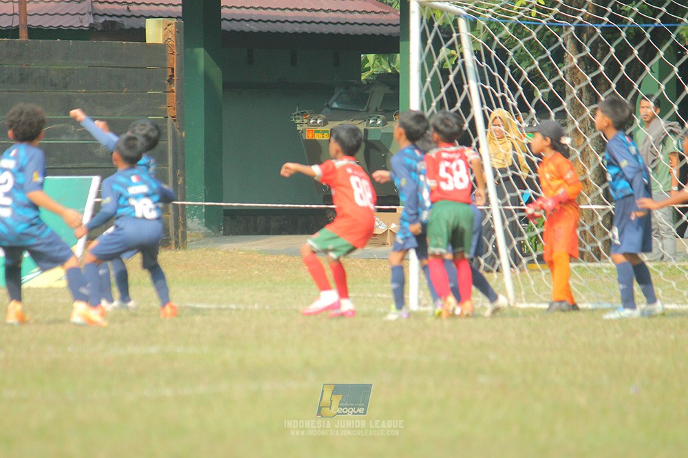 ijlu9 plate 050726 wiradhika soccer vs brazillian ss senayan