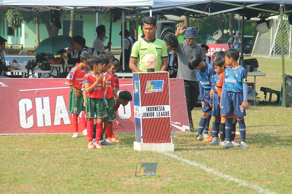 ijlu9 plate 050726 wiradhika soccer vs brazillian ss senayan