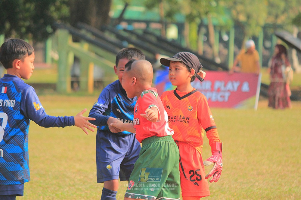 ijlu9 plate 050726 wiradhika soccer vs brazillian ss senayan