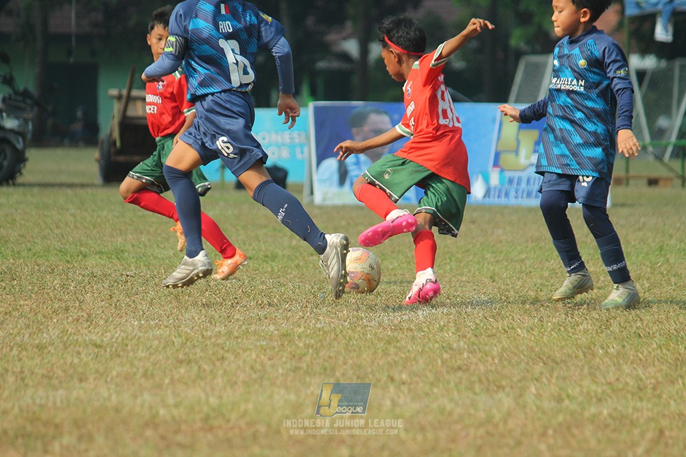 ijlu9 plate 050726 wiradhika soccer vs brazillian ss senayan