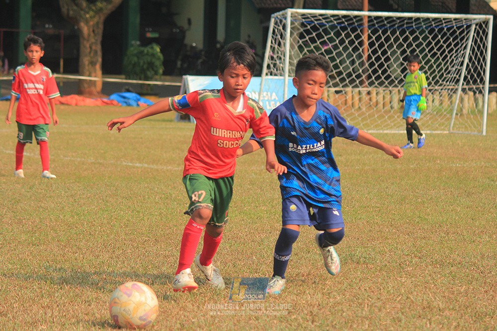 ijlu9 plate 050726 wiradhika soccer vs brazillian ss senayan