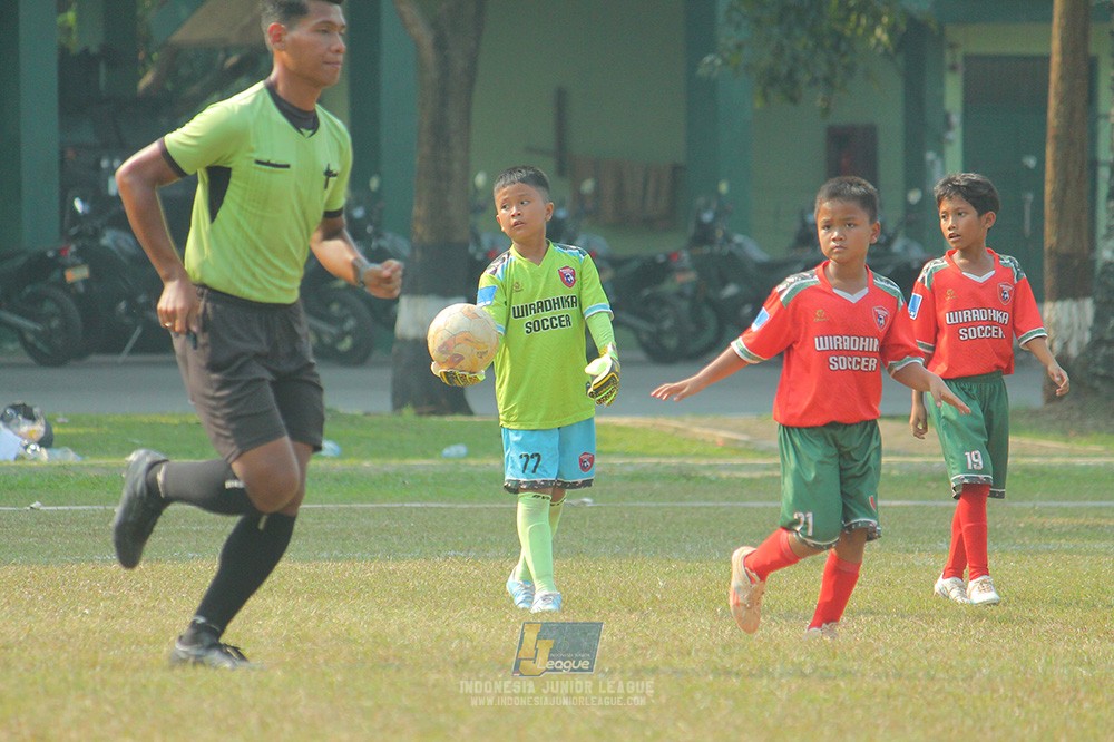 ijlu9 plate 050726 wiradhika soccer vs brazillian ss senayan