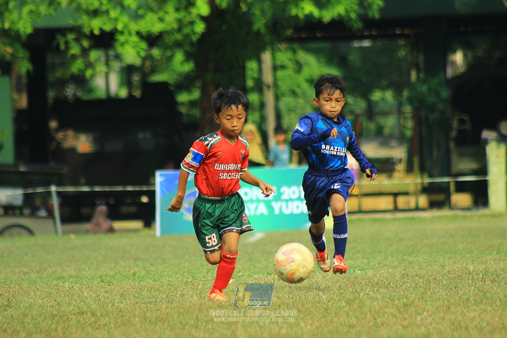 ijlu9 plate 050726 wiradhika soccer vs brazillian ss senayan