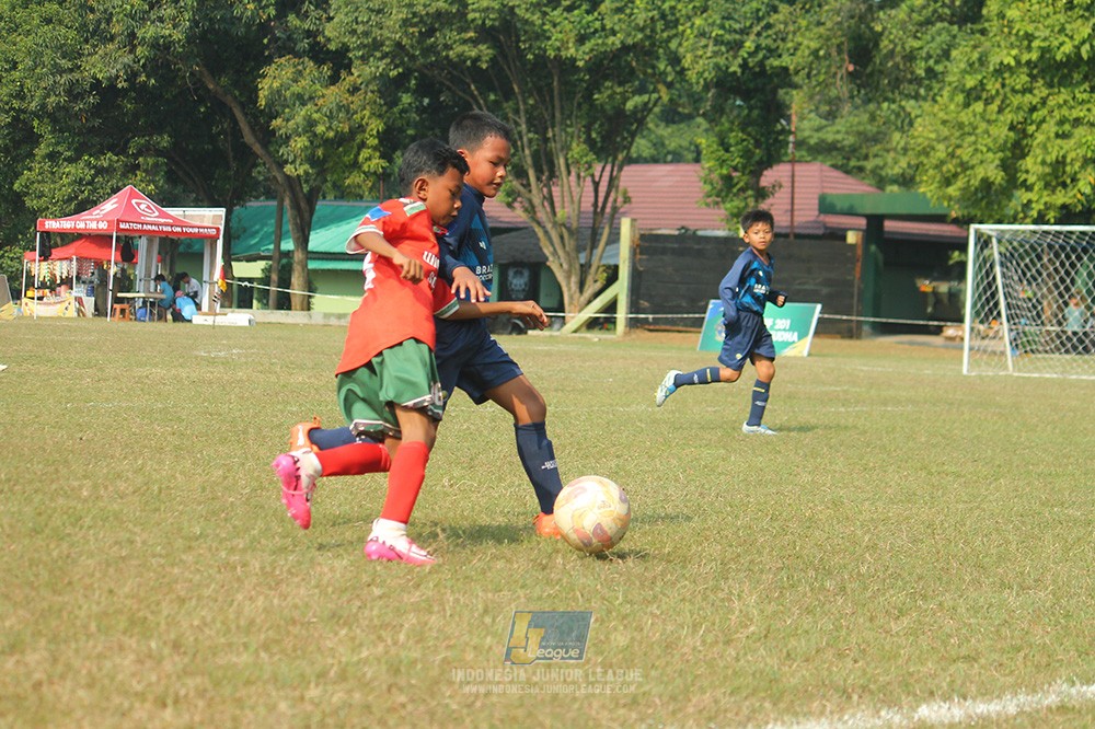 ijlu9 plate 050726 wiradhika soccer vs brazillian ss senayan