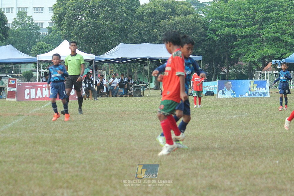 ijlu9 plate 050726 wiradhika soccer vs brazillian ss senayan