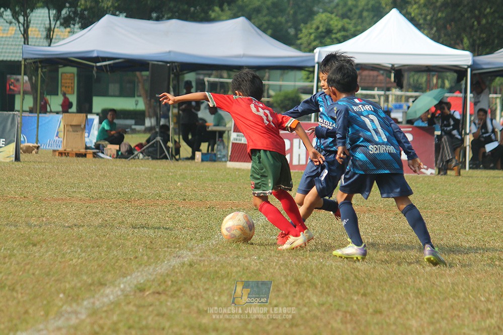 ijlu9 plate 050726 wiradhika soccer vs brazillian ss senayan
