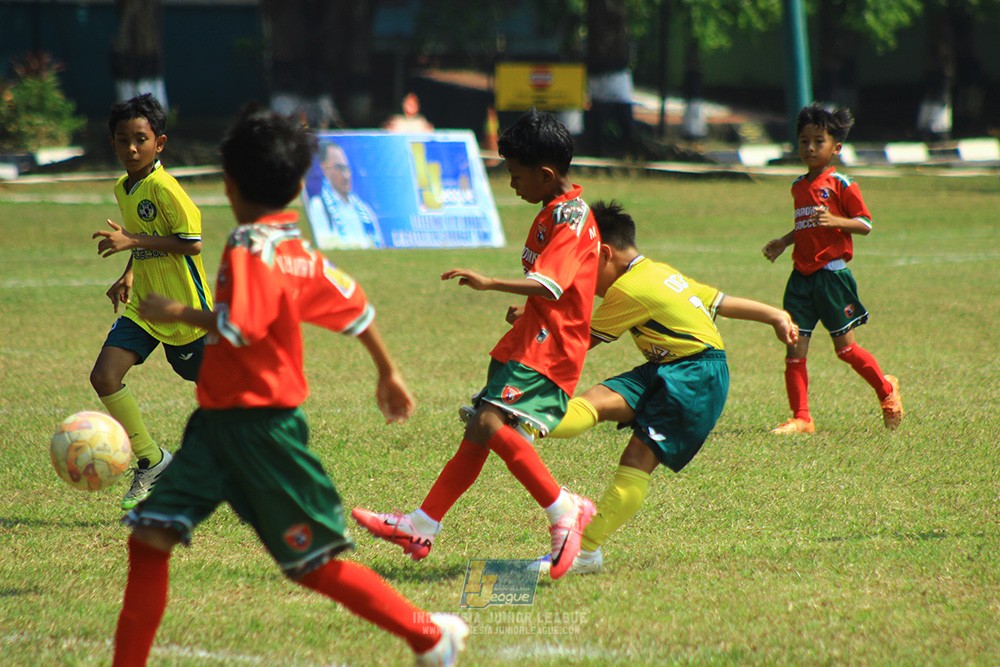 ijlu9 plate 050726 wiradhika soccer vs maesa pararaider