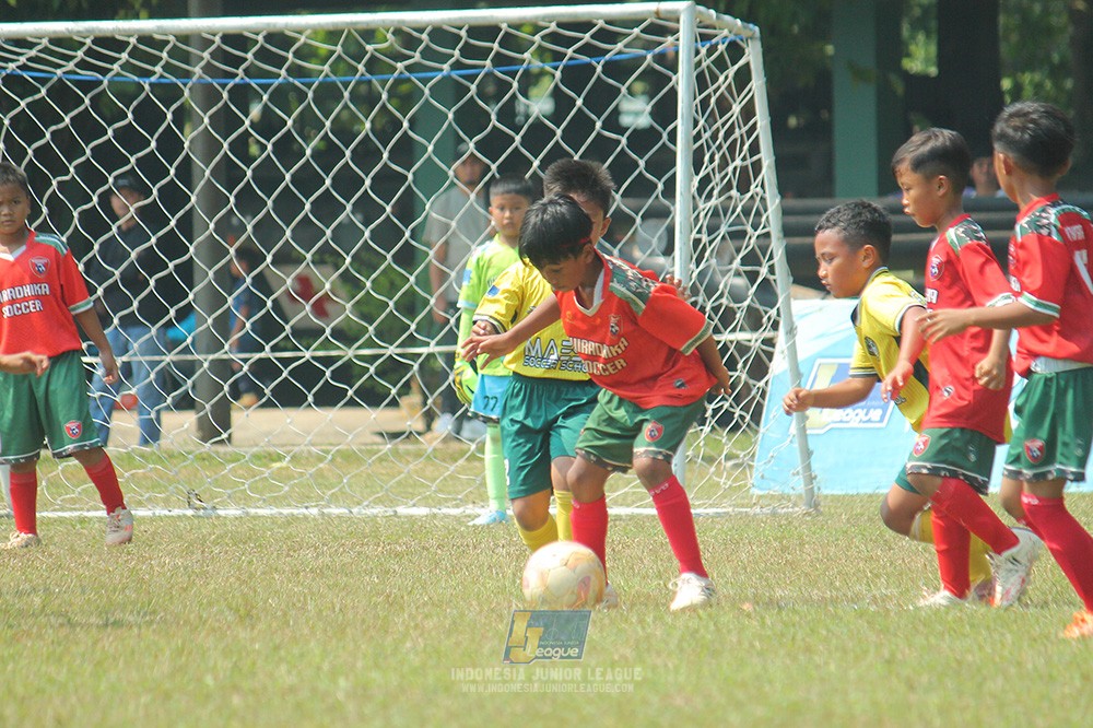 ijlu9 plate 050726 wiradhika soccer vs maesa pararaider