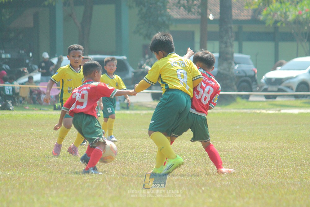 ijlu9 plate 050726 wiradhika soccer vs maesa pararaider