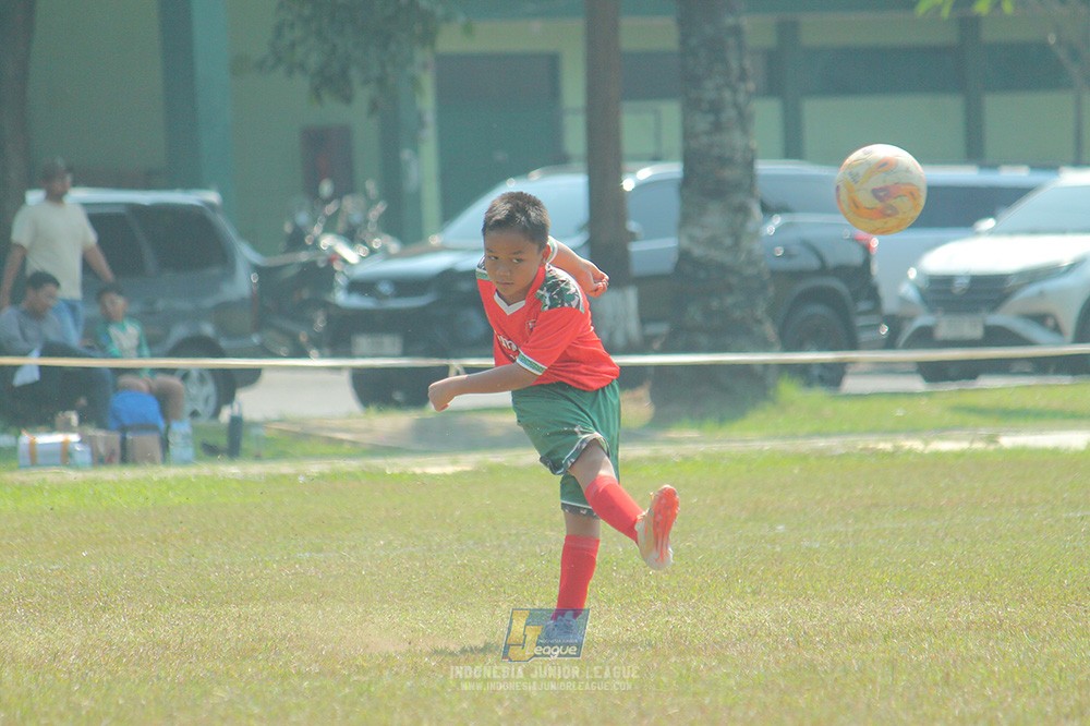 ijlu9 plate 050726 wiradhika soccer vs maesa pararaider