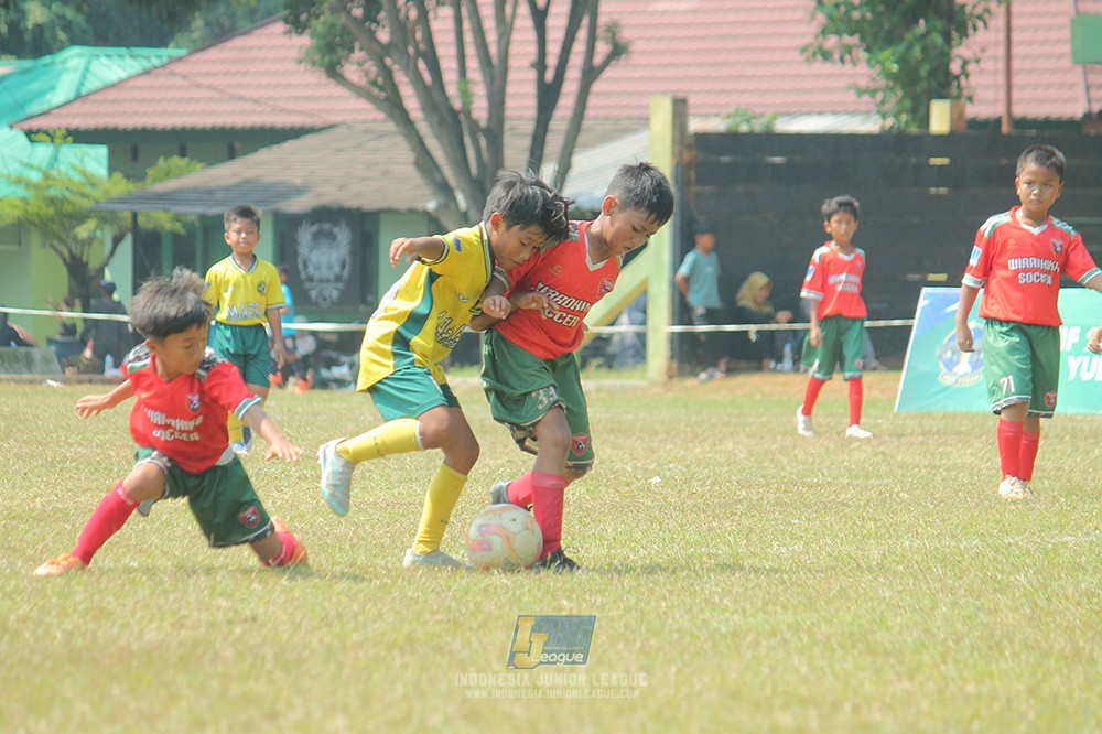 ijlu9 plate 050726 wiradhika soccer vs maesa pararaider