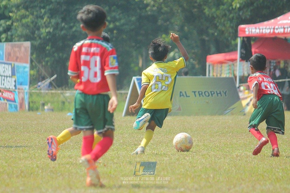 ijlu9 plate 050726 wiradhika soccer vs maesa pararaider