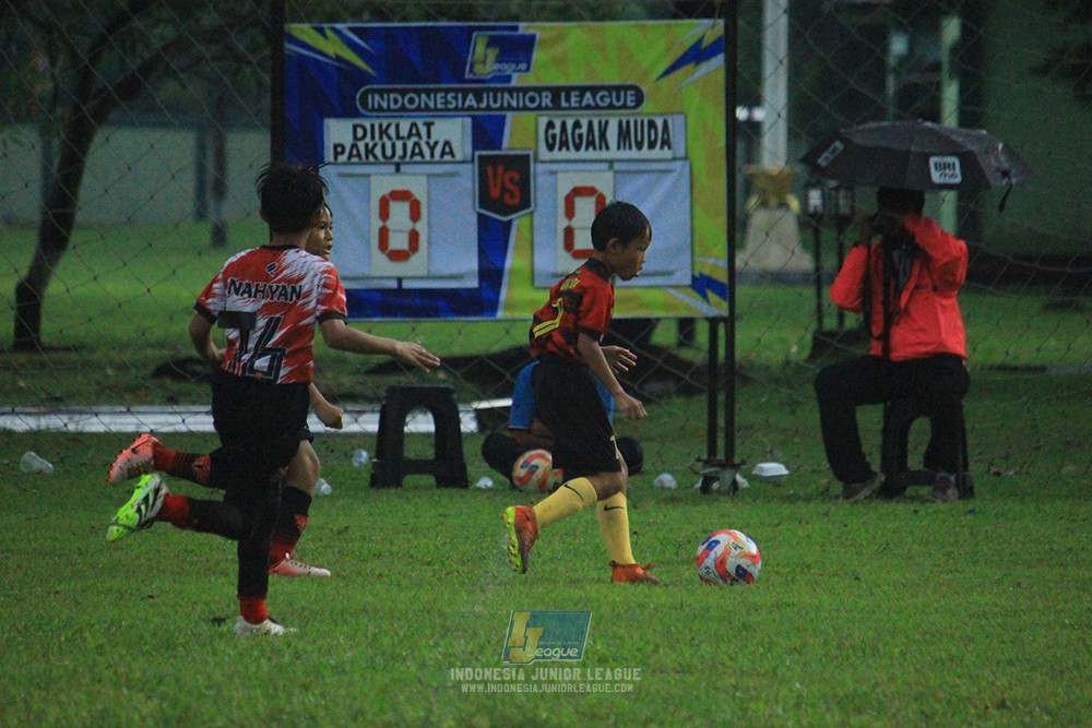u11 120426 diklat paku jaya vs gagak muda