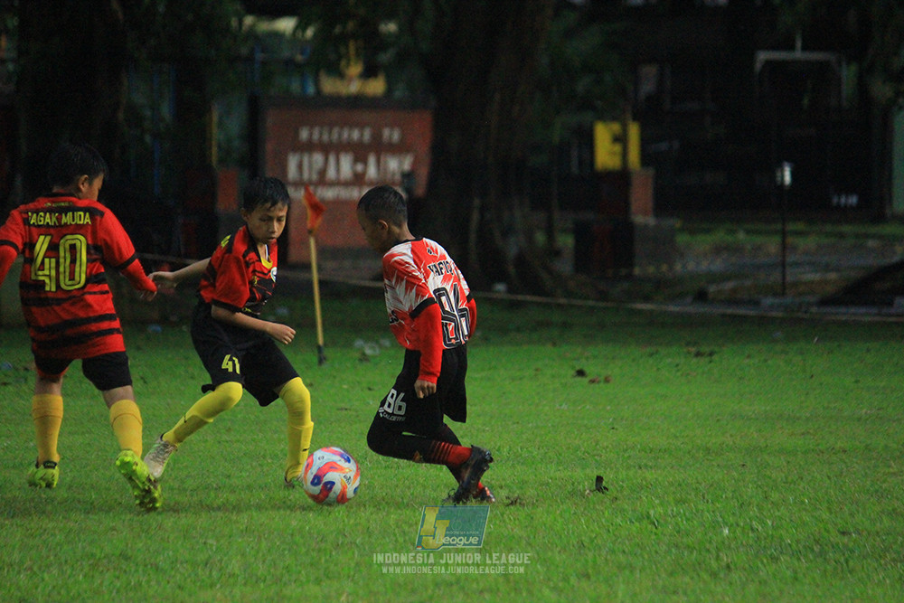 u11 120426 diklat paku jaya vs gagak muda