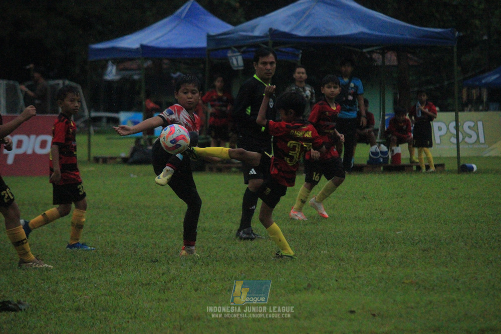 u11 120426 diklat paku jaya vs gagak muda