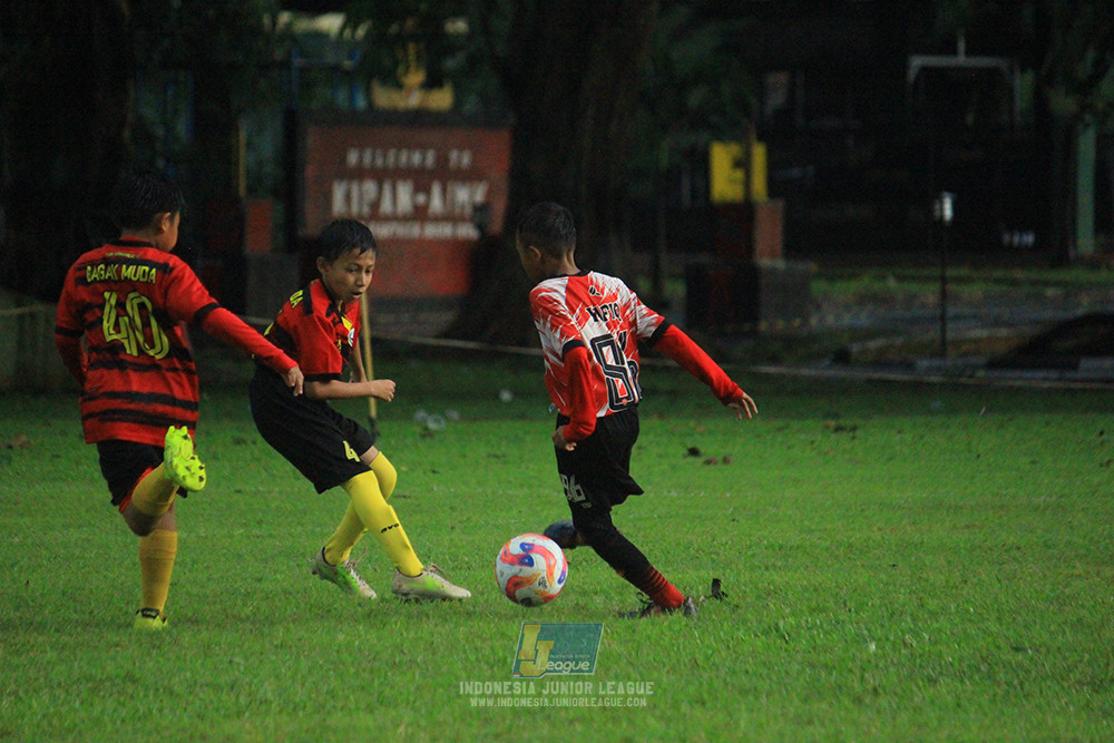 u11 120426 diklat paku jaya vs gagak muda