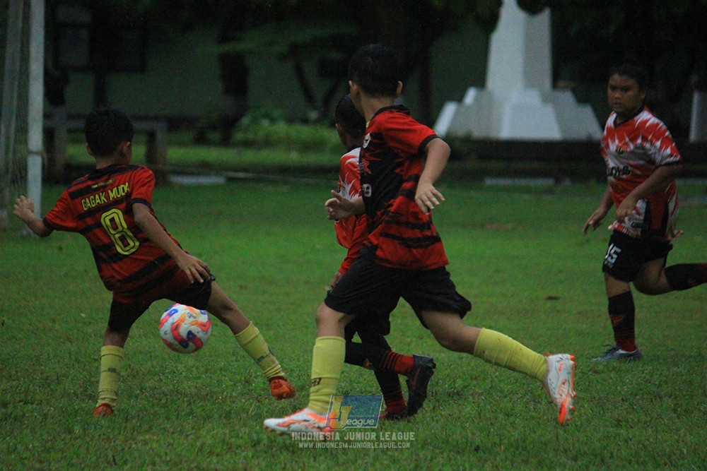 u11 120426 diklat paku jaya vs gagak muda