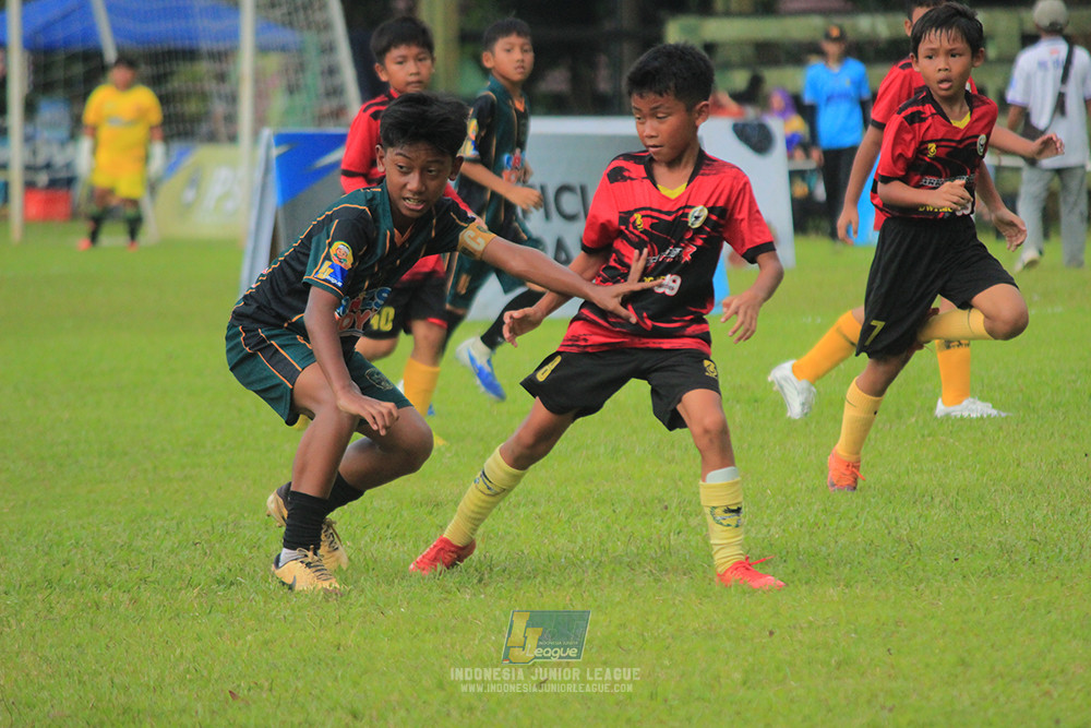 u11 120426 gagak muda vs karawang youth soccer