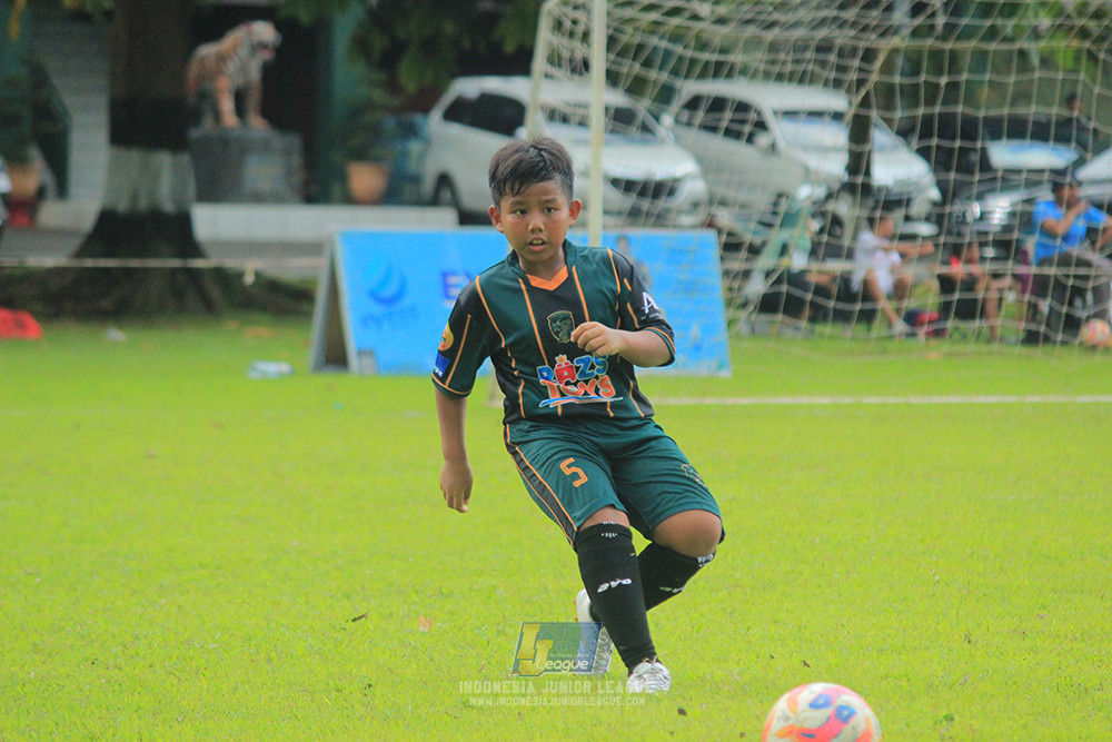 u11 120426 gagak muda vs karawang youth soccer