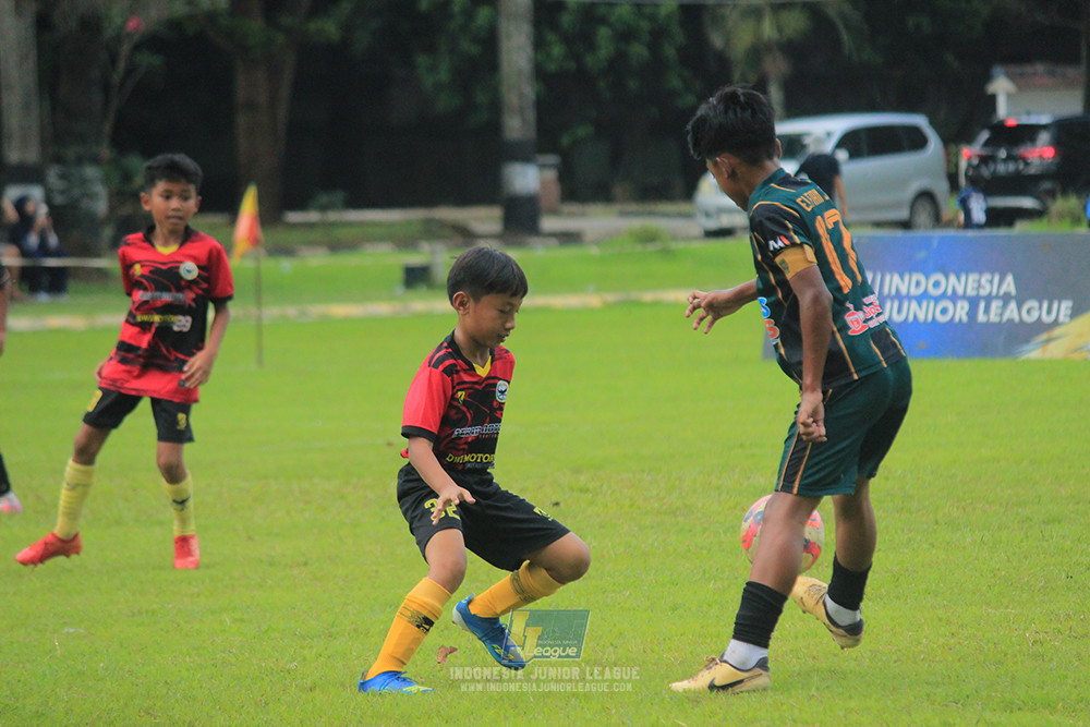 u11 120426 gagak muda vs karawang youth soccer