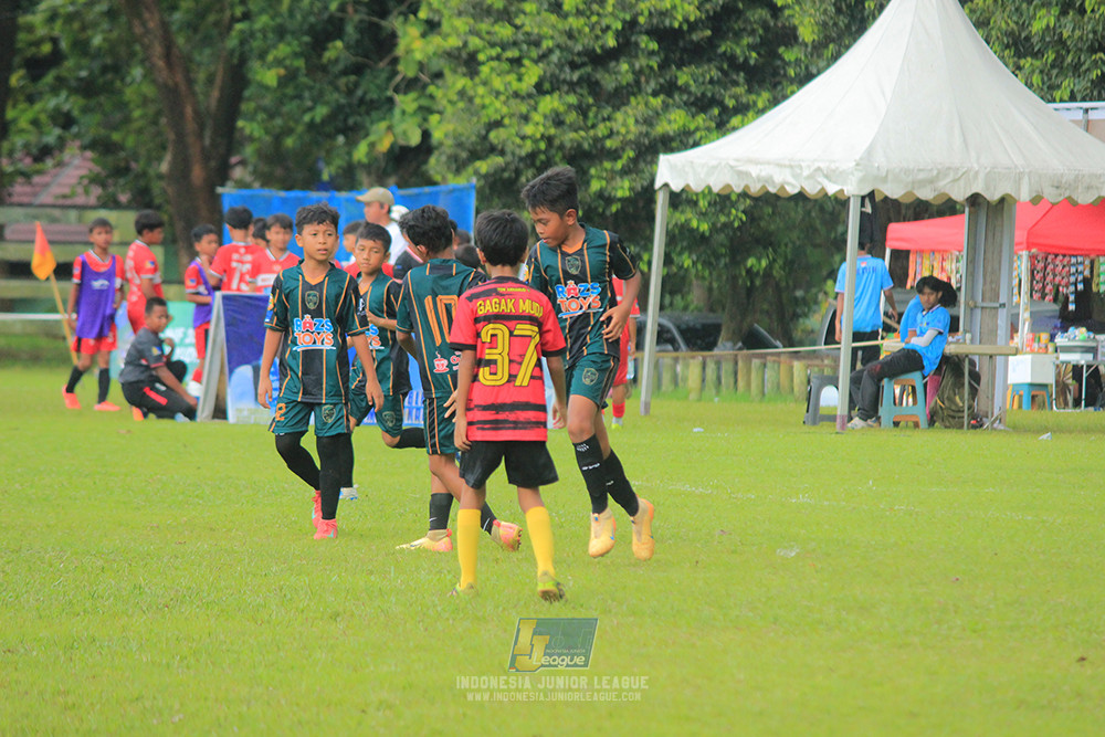 u11 120426 gagak muda vs karawang youth soccer