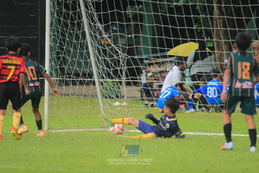 u11 120426 gagak muda vs karawang youth soccer