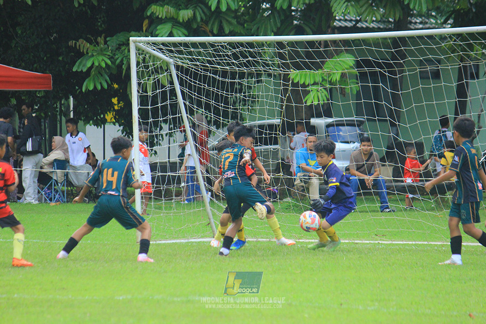 u11 120426 gagak muda vs karawang youth soccer