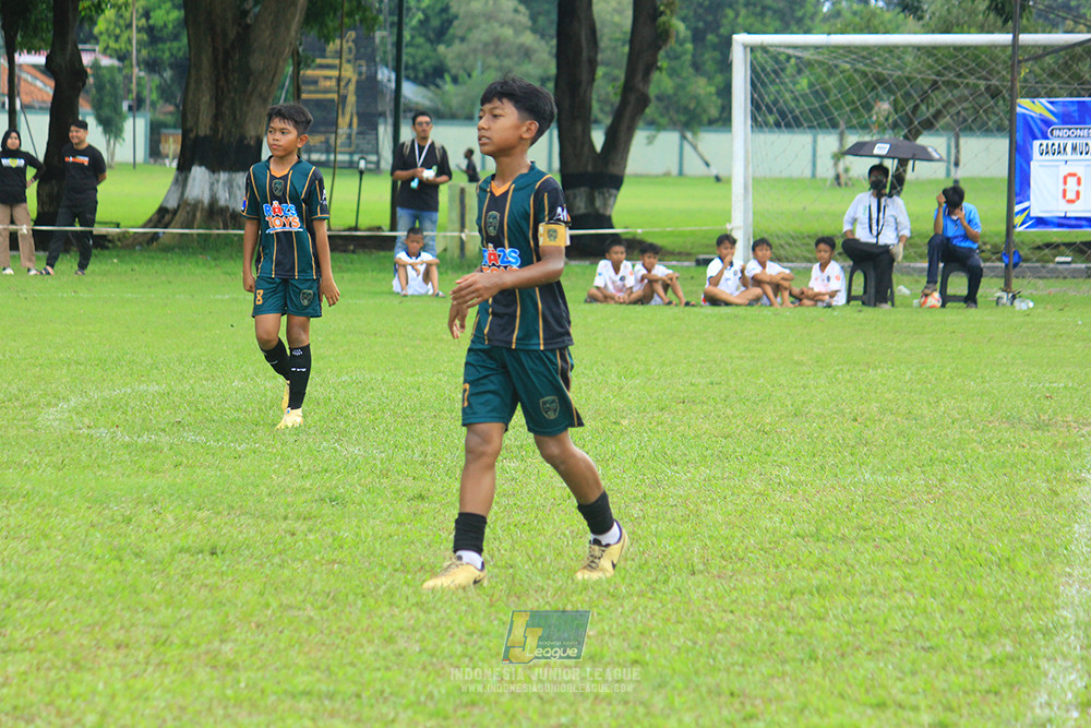 u11 120426 gagak muda vs karawang youth soccer
