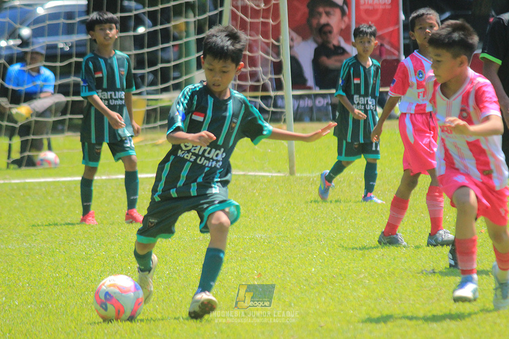 u11 120426 garuda kidz united vs farama fc