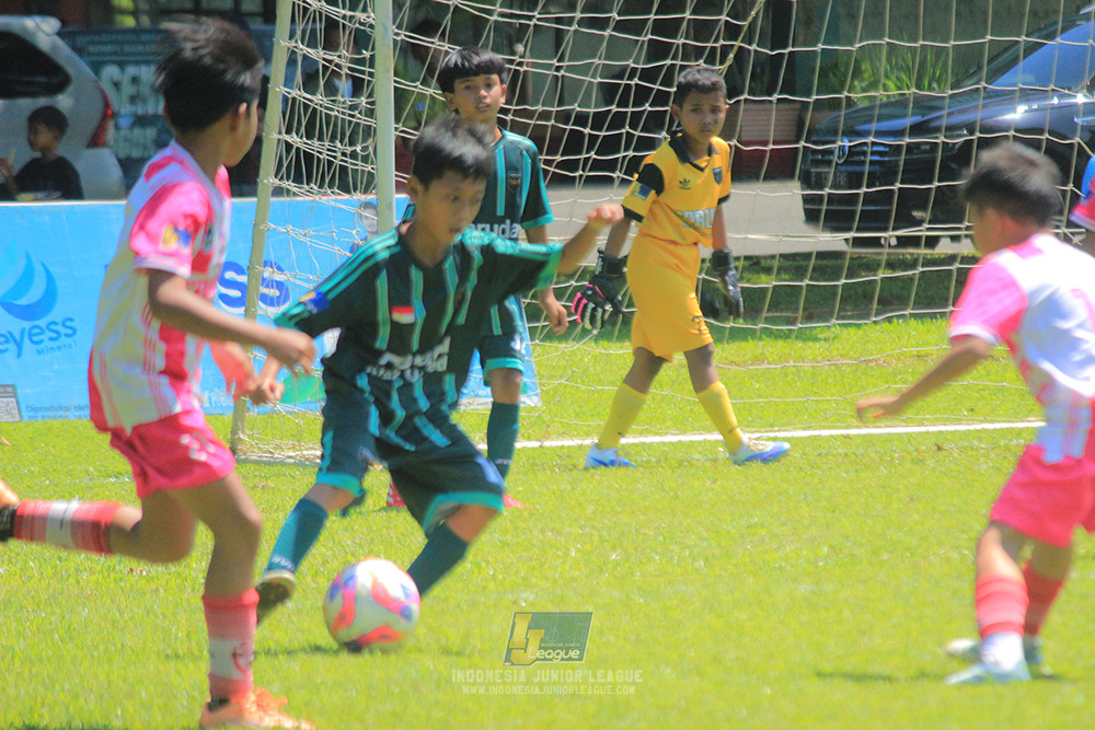 u11 120426 garuda kidz united vs farama fc