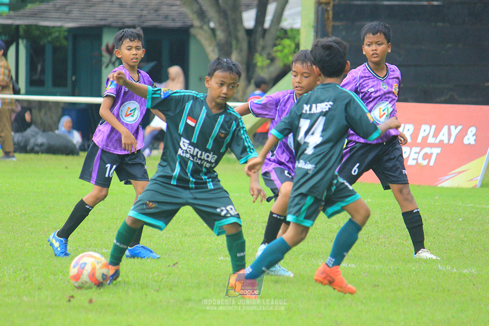 u11 120426 grand young kids vs garuda kidz united