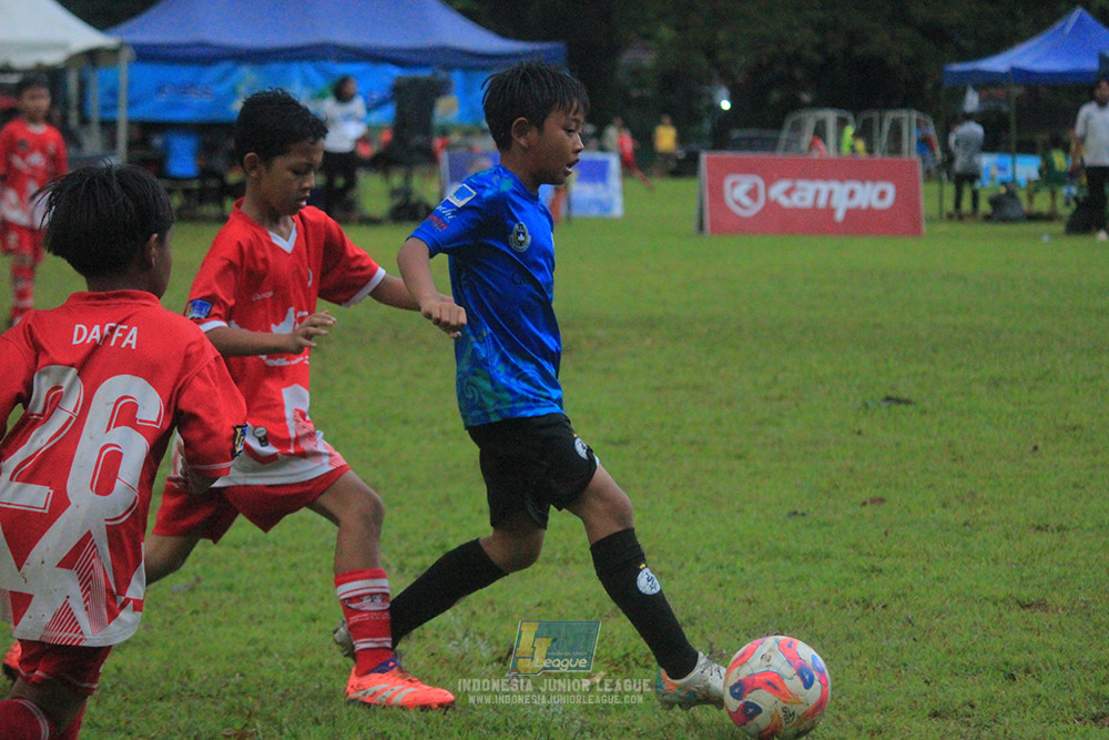 u11 120426 indonesia muda utara vs steelford united