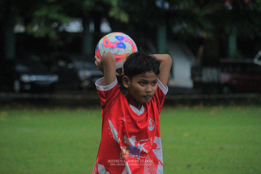 u11 120426 indonesia muda utara vs steelford united