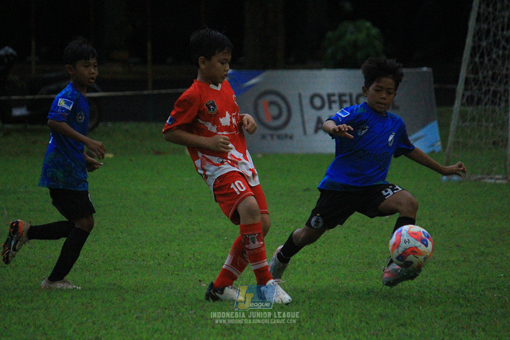 u11 120426 indonesia muda utara vs steelford united