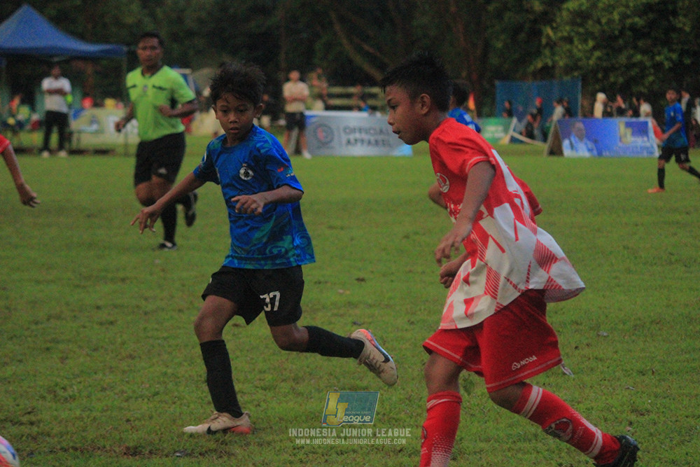 u11 120426 indonesia muda utara vs steelford united