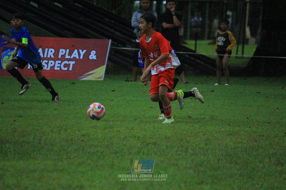u11 120426 indonesia muda utara vs steelford united