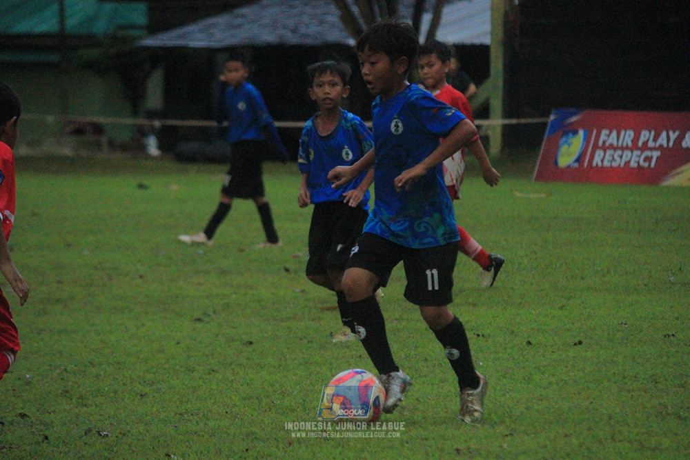 u11 120426 indonesia muda utara vs steelford united