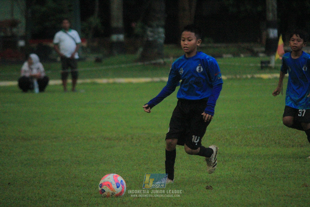 u11 120426 indonesia muda utara vs steelford united