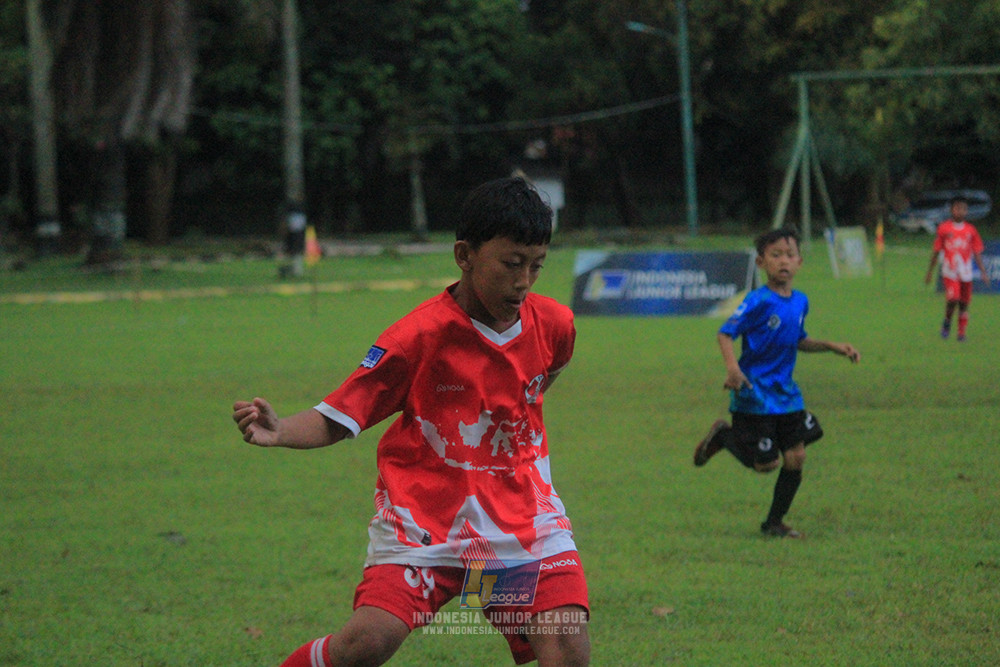 u11 120426 indonesia muda utara vs steelford united