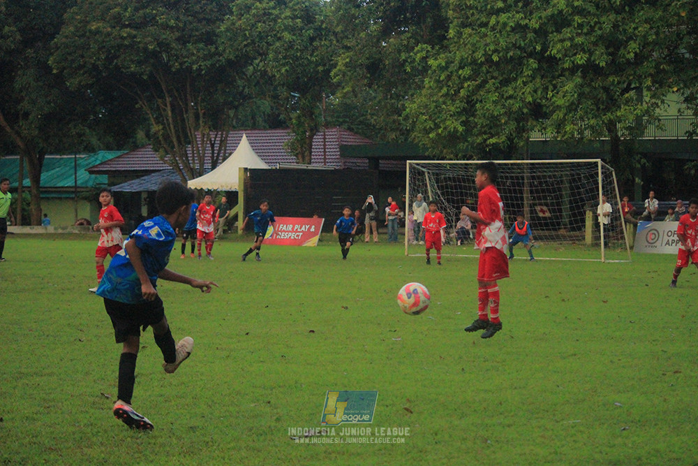 u11 120426 indonesia muda utara vs steelford united