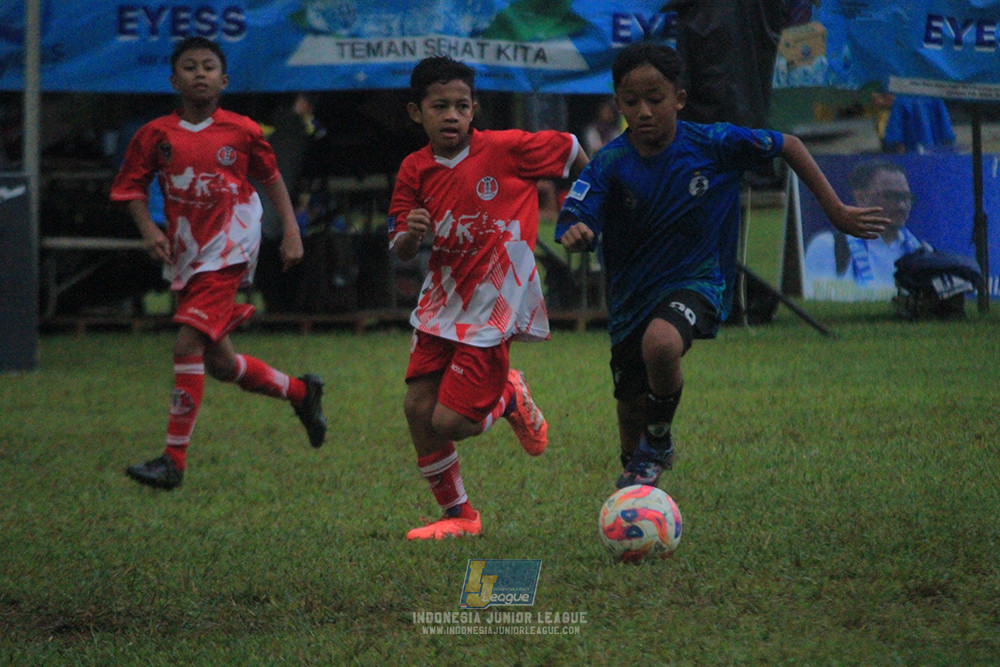 u11 120426 indonesia muda utara vs steelford united